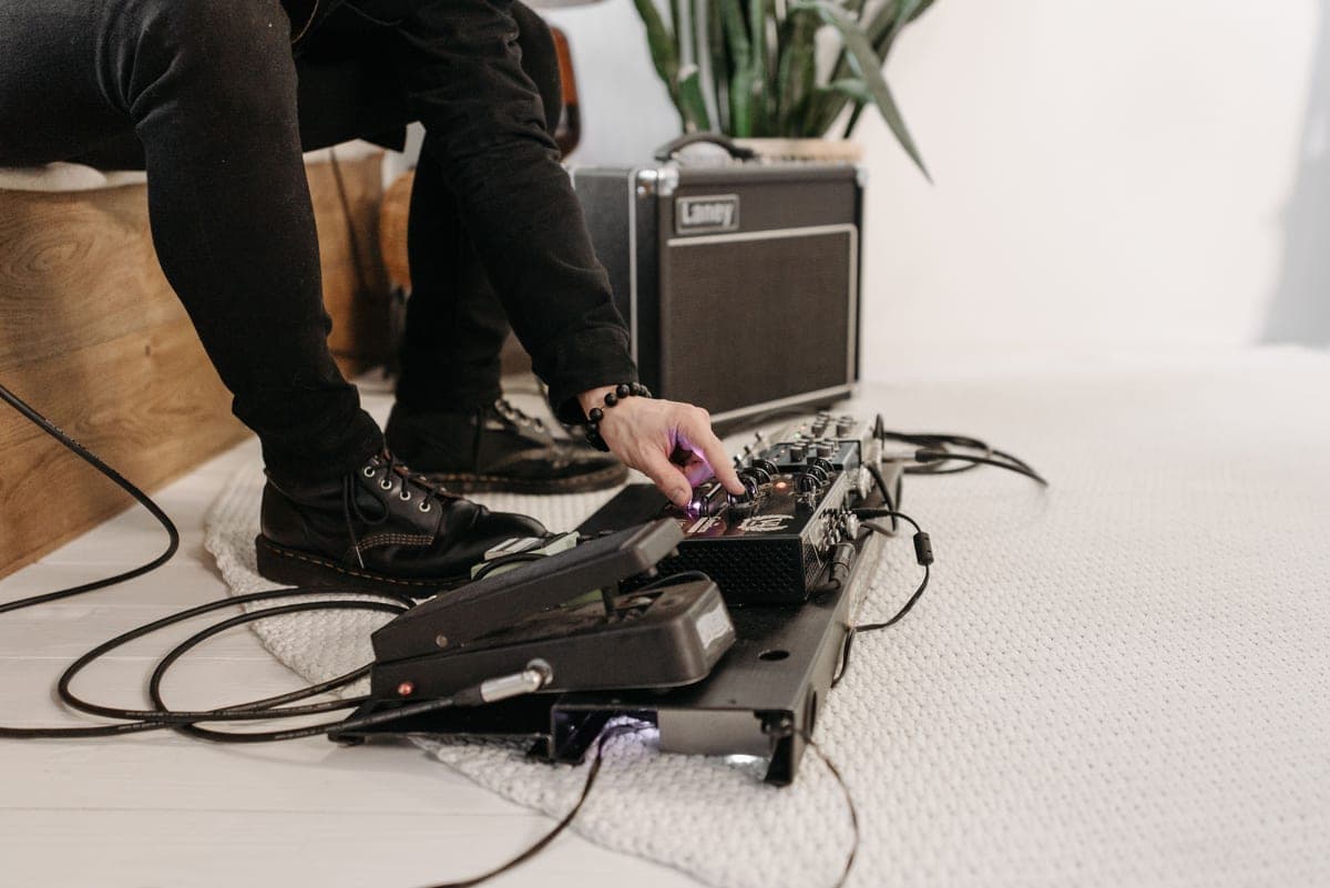 Analog vs digital pedals